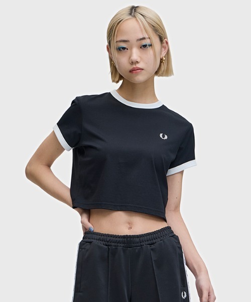 FRED PERRY(フレッドペリー)の「Cropped Ringer T-Shirt/クロップドTシャツ(Tシャツ/カットソー・レディース・グリーン/ホワイト/ピンク/ネイビー/マルーン/ブラック・10)」の14枚目の写真