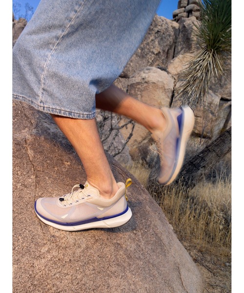 ECCO(エコー)の「ECCO バイオム 2.2 本革 メンズ アスレジャースニーカー(スニーカー・メンズ・グレー系その他・41/42/43)」の3枚目の写真