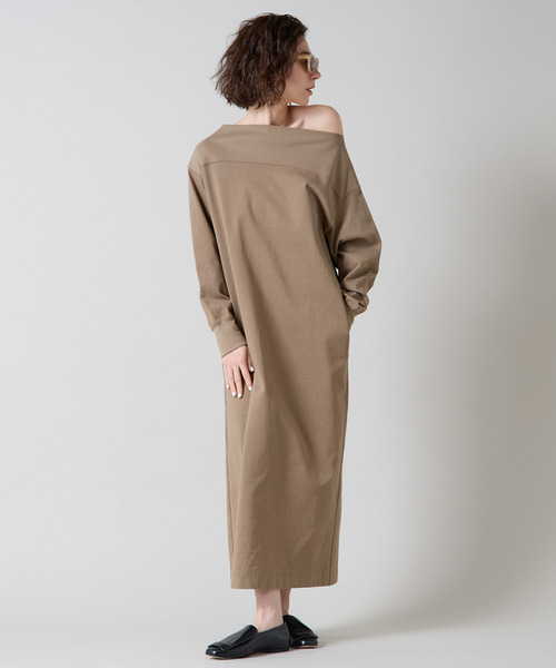 Liesse（リエス）の「オフショルダーロングワンピース（ワンピース・レディース・モカ/チャコールグレー・FREE）」の5枚目の写真