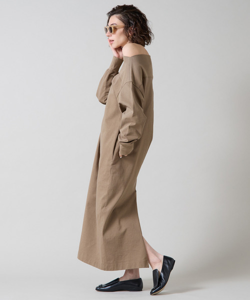 Liesse（リエス）の「オフショルダーロングワンピース（ワンピース・レディース・モカ/チャコールグレー・FREE）」の7枚目の写真