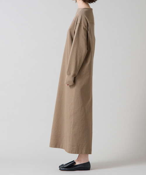 Liesse（リエス）の「オフショルダーロングワンピース（ワンピース・レディース・モカ/チャコールグレー・FREE）」の12枚目の写真