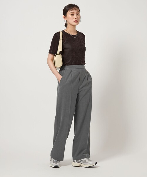 green label relaxing（グリーンレーベルリラクシング）の「【WEB限定】＜at ease＞オルマイ ワイド パンツ -マシンウォッシャブル・ストレッチ・帯電防止-（その他パンツ・レディース・ベージュ/ネイビー/ブラック/グレー・SHORT/34/36/38/40/42/TALL）」の15枚目の写真