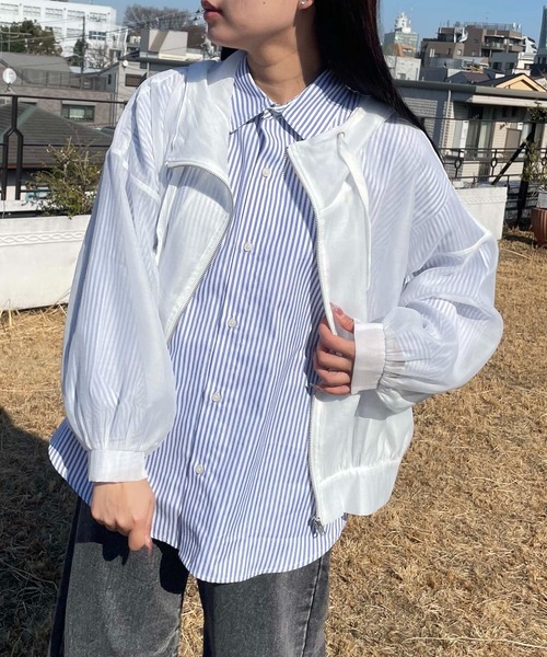 AS KNOW AS plus（アズノゥアズプラス）の「●【軽量】フーディボリュームシアーブルゾン（ブルゾン・レディース・アイボリー/ブラック/グレイッシュベージュ/ブルー・FREE）」の2枚目の写真