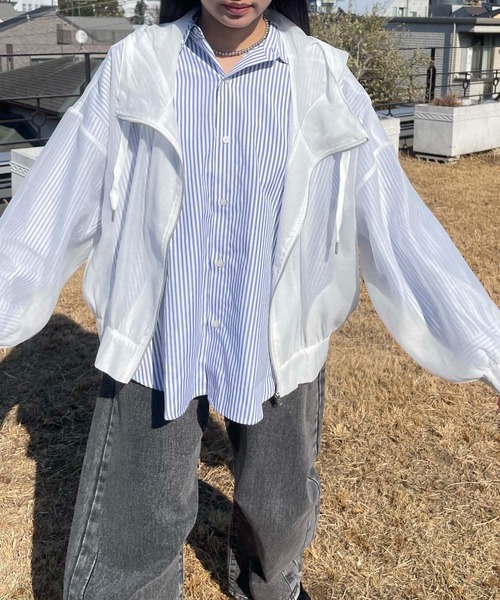 AS KNOW AS plus（アズノゥアズプラス）の「●【軽量】フーディボリュームシアーブルゾン（ブルゾン・レディース・アイボリー/ブラック/グレイッシュベージュ/ブルー・FREE）」の7枚目の写真