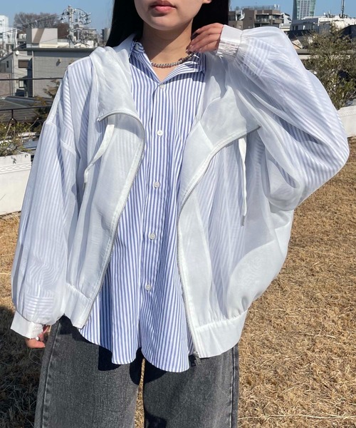 AS KNOW AS plus（アズノゥアズプラス）の「●【軽量】フーディボリュームシアーブルゾン（ブルゾン・レディース・アイボリー/ブラック/グレイッシュベージュ/ブルー・FREE）」の8枚目の写真