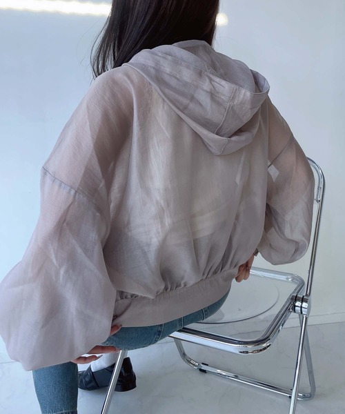 AS KNOW AS plus（アズノゥアズプラス）の「●【軽量】フーディボリュームシアーブルゾン（ブルゾン・レディース・アイボリー/ブラック/グレイッシュベージュ/ブルー・FREE）」の19枚目の写真