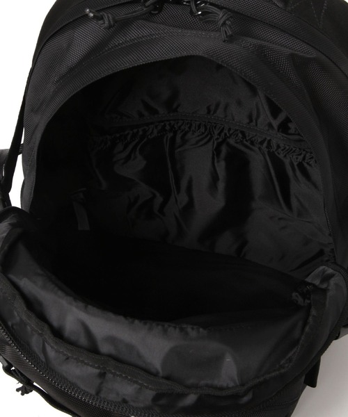 NEW ERA(ニューエラ)の「【NEW ERA(ニューエラ)】キャリアパック 35L(バックパック/リュック・メンズ・ブラック・FREE)」の15枚目の写真