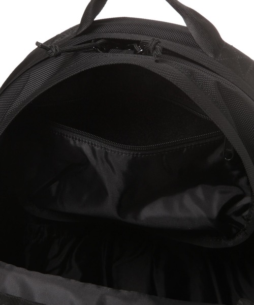 NEW ERA(ニューエラ)の「【NEW ERA(ニューエラ)】キャリアパック 35L(バックパック/リュック・メンズ・ブラック・FREE)」の16枚目の写真