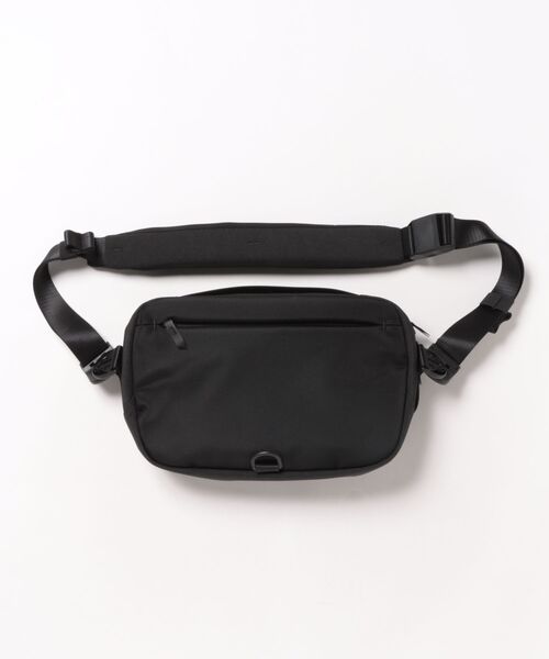 ALPAKA(アルパカ)の「GO SLING スリングバッグ 5.5L(ショルダーバッグ・メンズ・ブラック・ONE SIZE)」の4枚目の写真