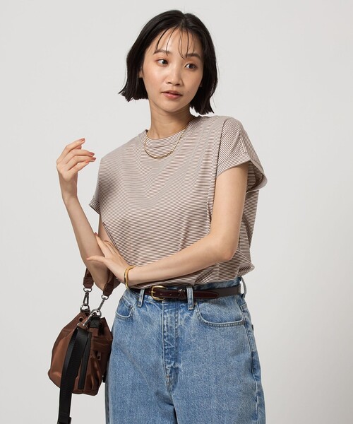 green label relaxing(グリーンレーベルリラクシング)の「グロッシー フレンチスリーブ Tシャツ -制菌-(Tシャツ/カットソー・レディース・その他2/その他1/その他3/オフホワイト/ブラック/その他4・38/40)」の6枚目の写真