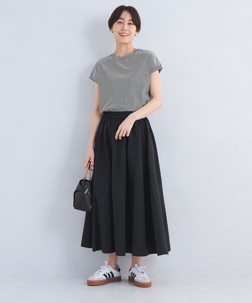 green label relaxing(グリーンレーベルリラクシング)の「グロッシー フレンチスリーブ Tシャツ -制菌-(Tシャツ/カットソー・レディース・その他2/その他1/その他3/オフホワイト/ブラック/その他4・38/40)」の8枚目の写真