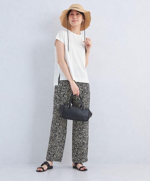 green label relaxing(グリーンレーベルリラクシング)の「グロッシー フレンチスリーブ Tシャツ -制菌-(Tシャツ/カットソー・レディース・その他2/その他1/その他3/オフホワイト/ブラック/その他4・38/40)」の12枚目の写真