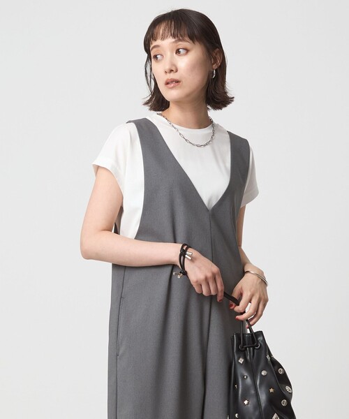 green label relaxing(グリーンレーベルリラクシング)の「グロッシー フレンチスリーブ Tシャツ -制菌-(Tシャツ/カットソー・レディース・その他2/その他1/その他3/オフホワイト/ブラック/その他4・38/40)」の14枚目の写真