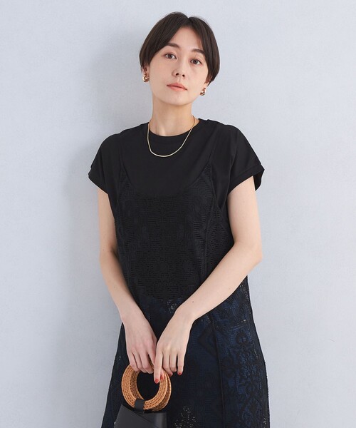 green label relaxing(グリーンレーベルリラクシング)の「グロッシー フレンチスリーブ Tシャツ -制菌-(Tシャツ/カットソー・レディース・その他2/その他1/その他3/オフホワイト/ブラック/その他4・38/40)」の17枚目の写真