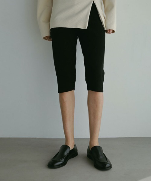 ETRE TOKYO(エトレトウキョウ)の「ハイゲージバイカーニットパンツ(その他パンツ・レディース・ブラック/アイボリー/チャコール・FREE)」の2枚目の写真