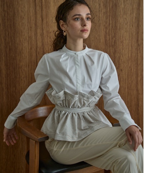 ERADIE(エラディエ)の「Raffle Peplum Top ラッフルペプラムTOP(シャツ/ブラウス・レディース・ストライプ/ホワイト/ブラック・FREE)」の6枚目の写真
