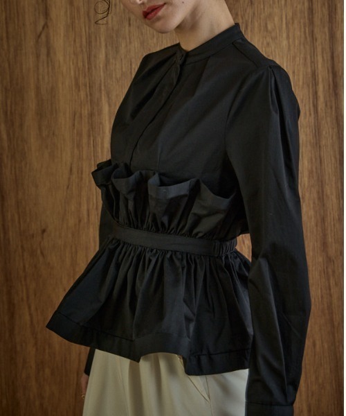 ERADIE(エラディエ)の「Raffle Peplum Top ラッフルペプラムTOP(シャツ/ブラウス・レディース・ストライプ/ホワイト/ブラック・FREE)」の19枚目の写真