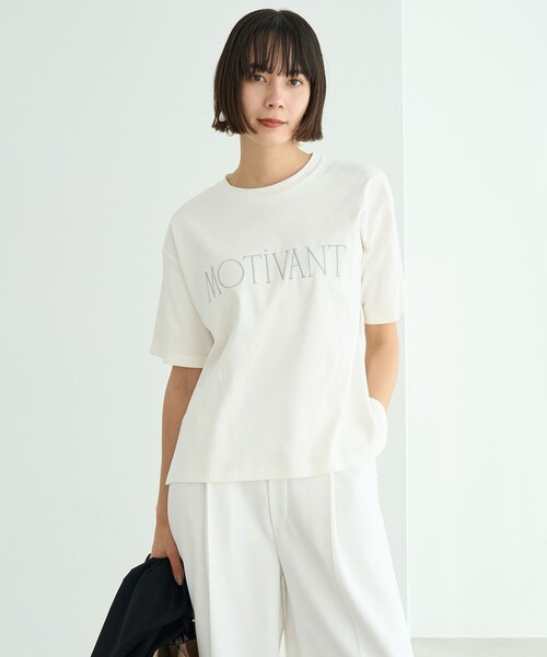 UNFILO（アンフィーロ）の「BEAUTY FORM-Tコットン ロゴ半袖T（Tシャツ/カットソー・レディース・ベージュ系1/ホワイト系1/ネイビー系1/グレー系1/ライトグレー系1/ピンク系1/ダークブラウン系1/ピンク系2/ホワイト系2/グレー系3・LARGE/MEDIUM/SMALL）」の2枚目の写真