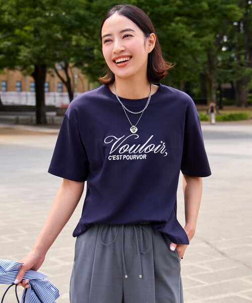 UNFILO（アンフィーロ）の「BEAUTY FORM-Tコットン ロゴ半袖T（Tシャツ/カットソー・レディース・ベージュ系1/ホワイト系1/ネイビー系1/グレー系1/ライトグレー系1/ピンク系1/ダークブラウン系1/ピンク系2/ホワイト系2/グレー系3・LARGE/MEDIUM/SMALL）」の8枚目の写真