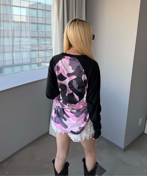 sedacle(セダクル)の「ナンバリング迷彩ユニフォームロンT(Tシャツ/カットソー・メンズ・カーキ/ブラック/ピンク・LARGE/MEDIUM/SMALL)」の7枚目の写真