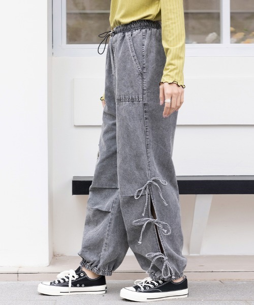 Doux Belle（ドゥーベル）の「サイドリボンバギーデニムパンツ（デニムパンツ・レディース・グレー/ライトブルー・MEDIUM）」の11枚目の写真