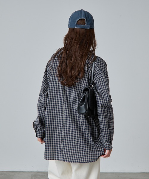 COLONY 2139（コロニートゥーワンスリーナイン）の「ワンポイント刺繍チェックシャツ（シャツ/ブラウス・レディース・ネイビー/ベージュ・FREE）」の15枚目の写真