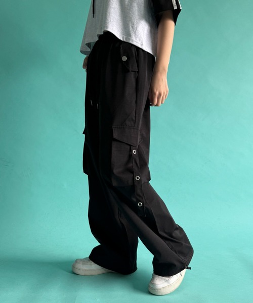 WOND（ウォンド）の「WOND/イージアイレットベルトカーゴパンツ（カーゴパンツ・レディース・ブラック・FREE）」の3枚目の写真