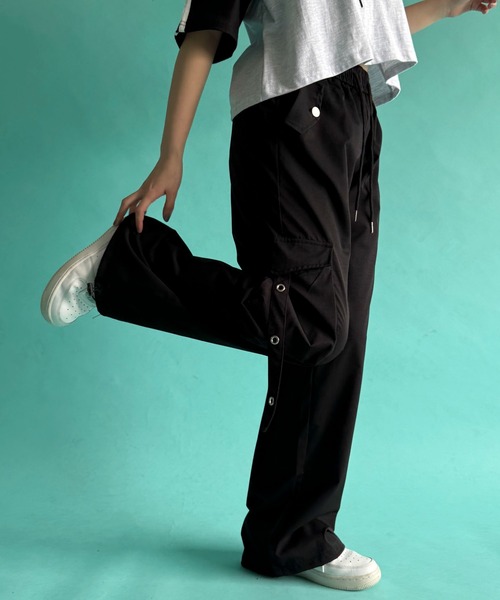 WOND（ウォンド）の「WOND/イージアイレットベルトカーゴパンツ（カーゴパンツ・レディース・ブラック・FREE）」の4枚目の写真