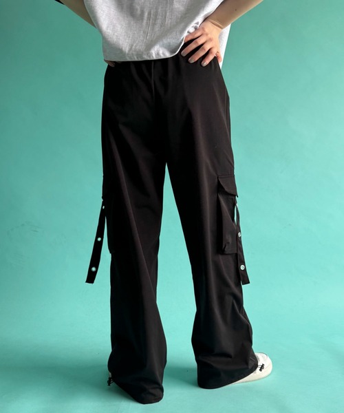 WOND（ウォンド）の「WOND/イージアイレットベルトカーゴパンツ（カーゴパンツ・レディース・ブラック・FREE）」の5枚目の写真
