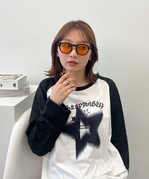 B.I.D.(ビーアイディー)の「《EK327/カラーレンズサングラス(サングラス・レディース・ピンク/ブルー/オレンジ・FREE)」の1枚目の写真