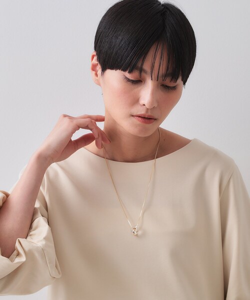 OPAQUE.CLIP(オペークドットクリップ)の「クリアリング スライドネックレス(ネックレス・レディース・ゴールド/シルバー・00)」の7枚目の写真