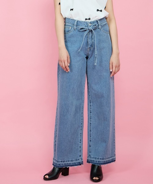QUEENS COURT(クイーンズコート)の「紐ベルト付デニムワイドパンツ≪手洗い可能≫(デニムパンツ・レディース・ブルー・M)」の1枚目の写真