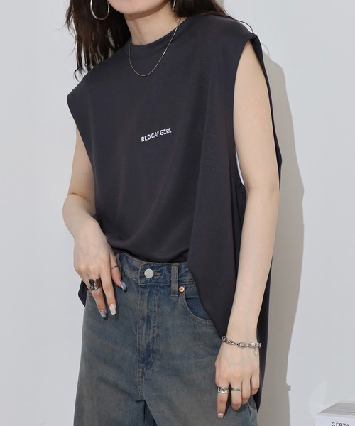 Red Cap Girl(レッドキャプガール)の「RED CAP GIRL ポンチバックプリントノースリーブ(タンクトップ・メンズ・ブルー/グリーン/ライトグレー/ピンク/ブラック/チャコールグレー/ホワイト・M/L)」の1枚目の写真