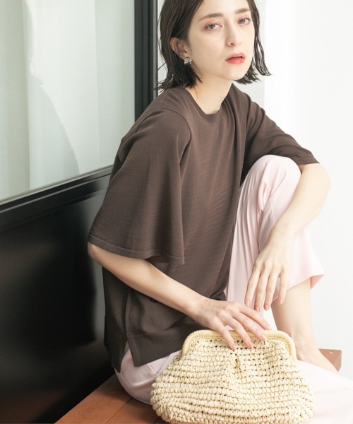 OPAQUE.CLIP（オペークドットクリップ）の「《6色展開/S-LLサイズ》フレアスリーブニット【UV/接触冷感/抗ピル/洗濯機洗い可】（ニット/セーター・レディース・ブラック/ホワイト/ブラウン系その他/ブルー系その他/イエロー/ライトグレー・36/38/40/42）」の5枚目の写真