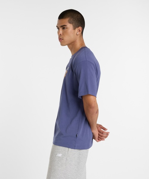 NEW BALANCE（ニューバランス）の「Athletics ロゴ ショートスリーブTシャツ（Tシャツ/カットソー・メンズ・ブルー/セージグリーン・XX-LARGE/X-LARGE/LARGE/MEDIUM/SMALL）」の8枚目の写真