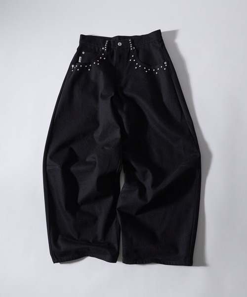 Perushu(ペルーシュ)の「Studded Design Wide Balloon Pants/スタッズデザインワイドバルーンパンツ(デニムパンツ・メンズ・ブラック/インディゴブルー/ホワイト/ブラック系・SMALL/MEDIUM/LARGE)」の3枚目の写真