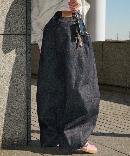 Perushu(ペルーシュ)の「Studded Design Wide Balloon Pants/スタッズデザインワイドバルーンパンツ(デニムパンツ・メンズ・ブラック/インディゴブルー/ホワイト/ブラック系・SMALL/MEDIUM/LARGE)」の21枚目の写真