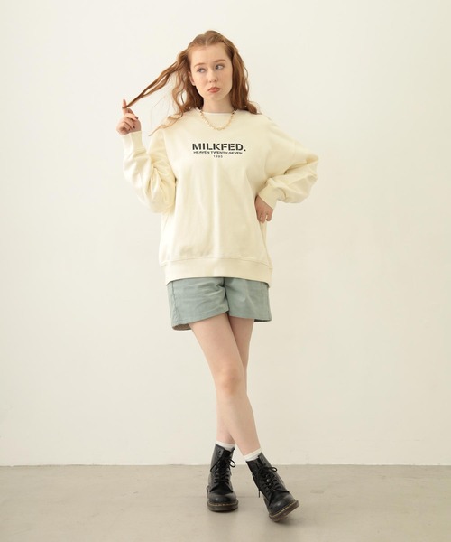 MILKFED.(ミルクフェド)の「STENCIL LOGO WIDE CREW SWEAT TOP(スウェット・レディース・オフホワイト/ブラック/オリーブ・M/L)」の17枚目の写真