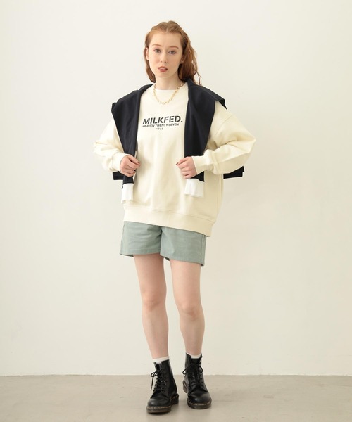 MILKFED.(ミルクフェド)の「STENCIL LOGO WIDE CREW SWEAT TOP(スウェット・レディース・オフホワイト/ブラック/オリーブ・M/L)」の18枚目の写真