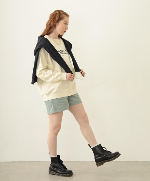 MILKFED.(ミルクフェド)の「STENCIL LOGO WIDE CREW SWEAT TOP(スウェット・レディース・オフホワイト/ブラック/オリーブ・M/L)」の19枚目の写真