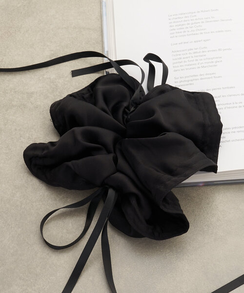 SHENERY(シーナリー)の「リボンシュシュ(その他ヘアアクセサリー・レディース・ブラック・FREE)」の1枚目の写真