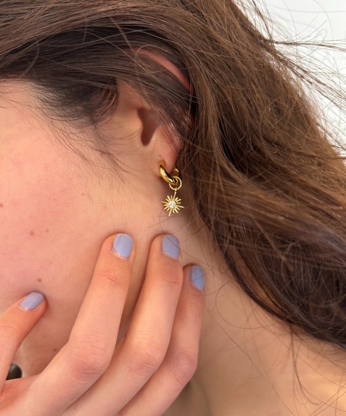 FUULLY STUDIO（フーリィーステューディオ）の「スターストーンチャーム/2個セット（チャーム・レディース・シルバー/ゴールド・FREE）」の2枚目の写真