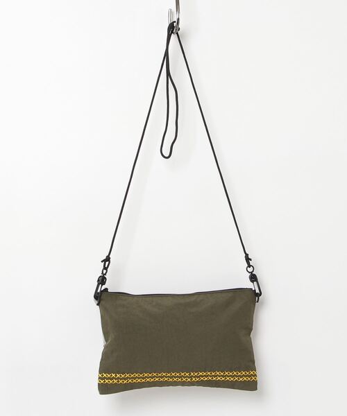 Champion（チャンピオン）の「【Champion/チャンピオン】直営限定コレクション メンズ サコッシュ（ショルダーバッグ・メンズ・ベージュ/グレー系その他3/ブラック・FREE）」の4枚目の写真