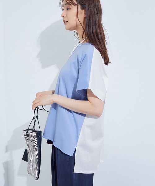 INDIVI(インディヴィ)の「【洗える/汗ジミ防止】バイカラー&アシメヘム Tシャツ(Tシャツ/カットソー・レディース・ホワイト/ベージュ系その他7/ブルー系9/ピンク系1・38/34/05/15 /13)」の11枚目の写真