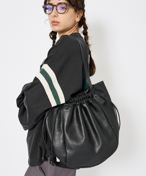 未使用 アドーア リュクスコットンバックヘムギャザートップス 38 黒 ADORE - 美品 ADORE ブラック 半袖ブラウス トップス バック