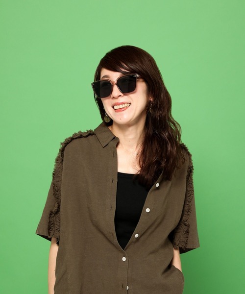 niko and...(ニコアンド)の「オリジナルフラットスクエアサングラス(サングラス・レディース・ブラウン/ベージュ/ブラック・FREE)」の7枚目の写真