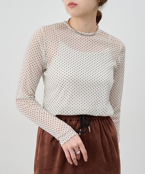 SHENERY（シーナリー）の「シアードットカットソー（Tシャツ/カットソー・レディース・オフホワイト/ブラック/ベージュ・FREE）」の2枚目の写真