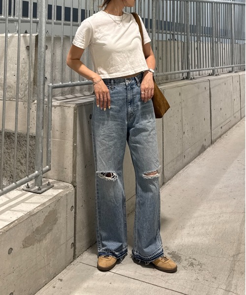 ISOOK(アイスー)の「バックスリットクロップドTシャツ(chiica select) / シンプルトップス 白T 黒T 半袖 ショート丈 短丈 クロップド丈 クルーネック 無地 ホワイト ブラック 白 黒(Tシャツ/カットソー・レディース・ホワイト/ブラック・FREE)」の3枚目の写真