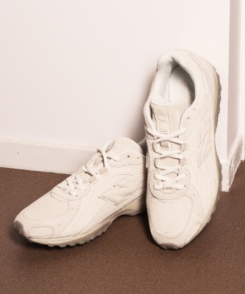 NEW BALANCE(ニューバランス)の「New Balance U204LMMC / ニューバランス U204LMMC(スニーカー・メンズ・ライトベージュ・23.5cm/23.0cm/30.0cm/22.5cm/29.0cm/28.5cm/28.0cm/27.5cm/27.0cm/26.5cm/26.0cm/25.5cm/25.0cm/24.5cm/24.0cm)」の2枚目の写真