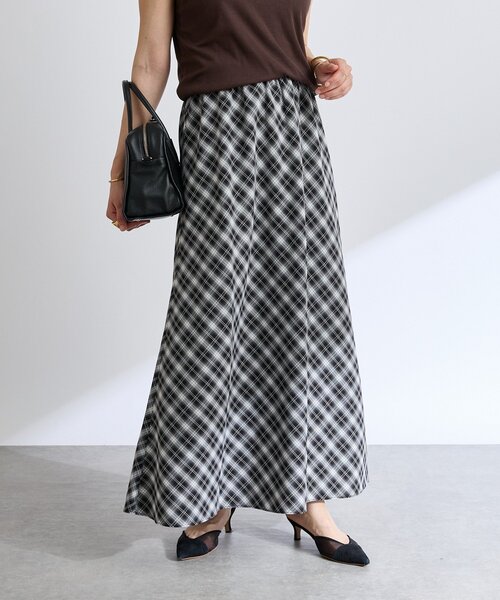 RIVE DROITE(リヴドロワ)の「【鮮度抜群】チェックバイヤススカート(スカート・レディース・ブラック/ブルー・38/36)」の2枚目の写真